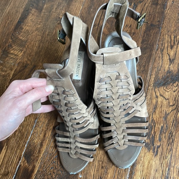 Steve Madden Sandrina Brown 4-5” Heels, Braided Leather Design - Picture 2 of 9